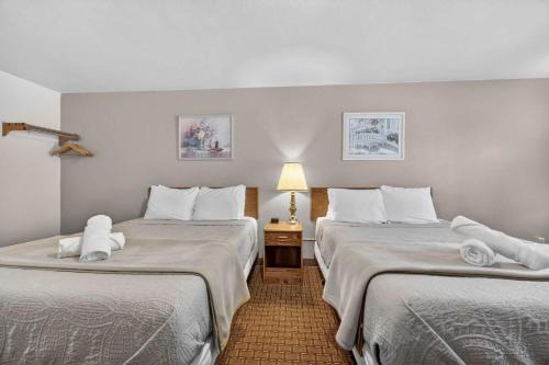 Eagle Motel Suite 120