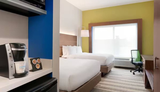 Enjoy a Relaxing Stay in a Room w/Free Breakfast Near Top Attractions in Cincinnati