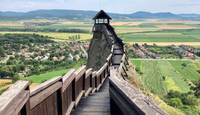 Enjoy a spacious suite near Castle Rock attractions!