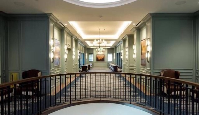 Enjoy Ultimate Comfort w/Kitchenettes, Room Service - Nearby Aurora Wonders!
