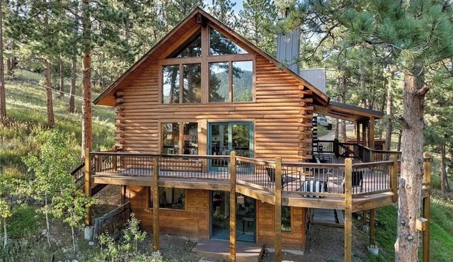 Evergreen Escape: Log Home w/Mountain Views Near Lake