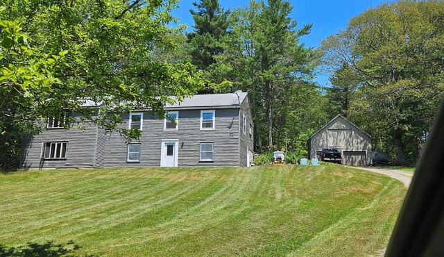 Everything you need, 800 feet from the Kennebec River ! in Phippsburg