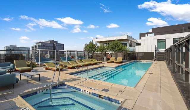 Exceptional Downtown Penthouse - Spacious Terrace