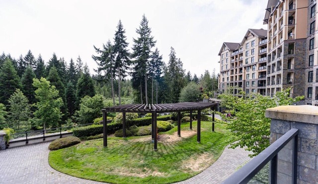 Executive Resort-Style Living in Victoria in Victoria