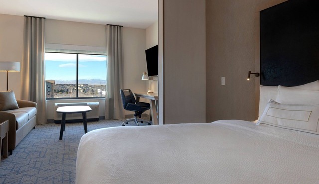 Fairfield Inn & Suites by Marriott Denver Airport at Gateway Park