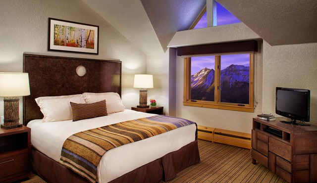 Fairmont Heritage Place, Franz Klammer Lodge