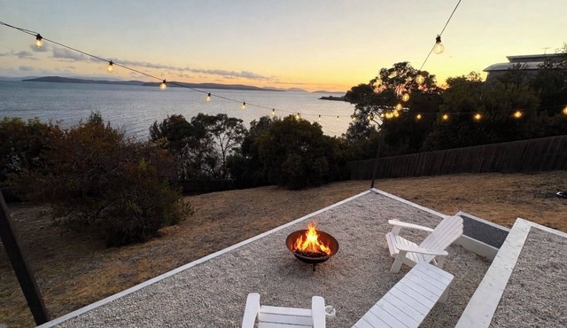 Family friendly beachfront home located between Hobart and Port Arthur in Primrose Sands