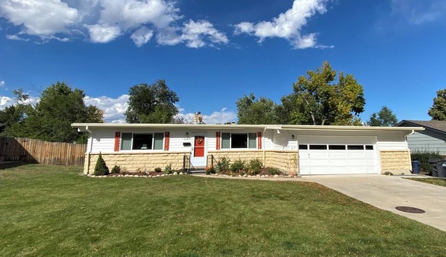 Family home near Broadmoor, Pikes Peak and Garden of the Gods. Comfortable AC