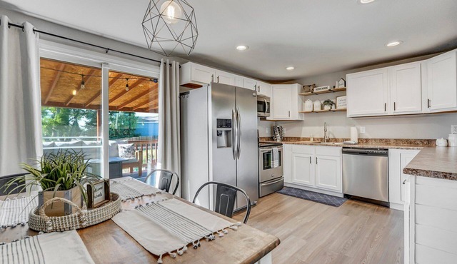 Family Vacation Home With Trampoline