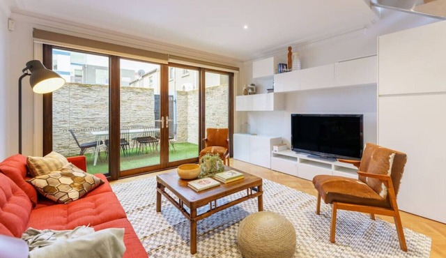 Farrah - Designer, Three Bedroom Carlton Residence in Carlton