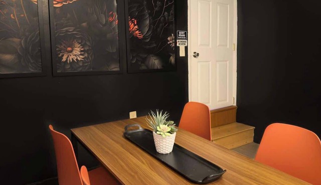 FIFA Walkable King Bed Dining Area Loft in Philadelphia