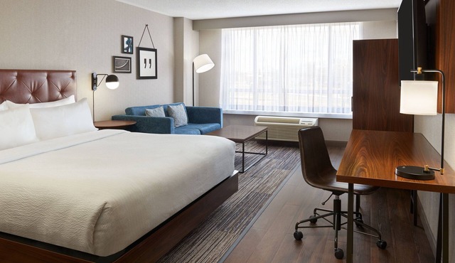 Four Points by Sheraton Point Edward Sarnia in Sarnia