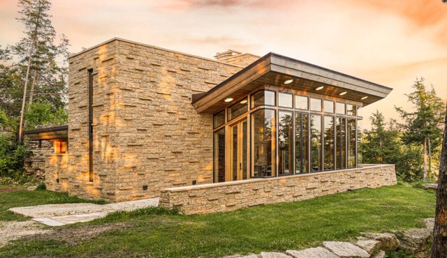 Frank Lloyd Wright · Gorgeous Views, Sweeping Valley, Amazing Sunsets in Bellevue