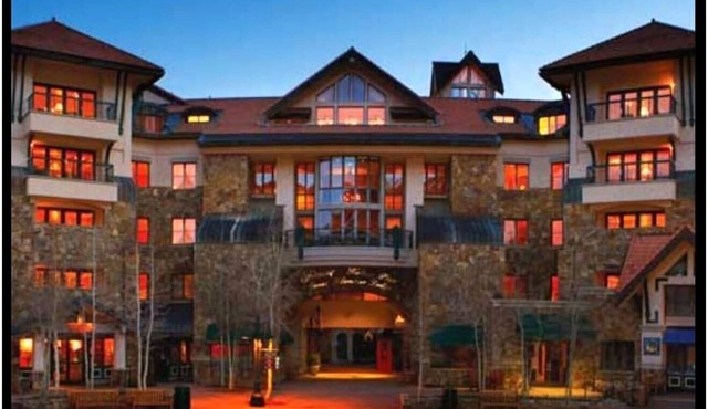 Franz Klammer Lodge Ski Resort - Cosy, Rustic 3-bedroom suite for 8 people