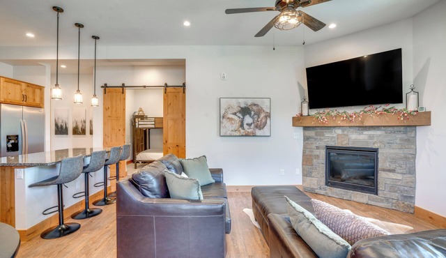Fraser Adventure Base! Condo Near Hiking & River