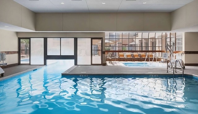 Fresh Stay Near Cliff Walk | Pets Are Welcome & Free Parking!