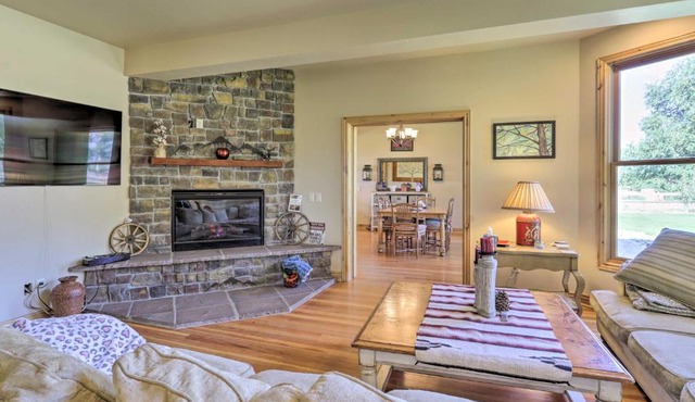 Fruita Victorian Home w/Hot Tub + Mountains!