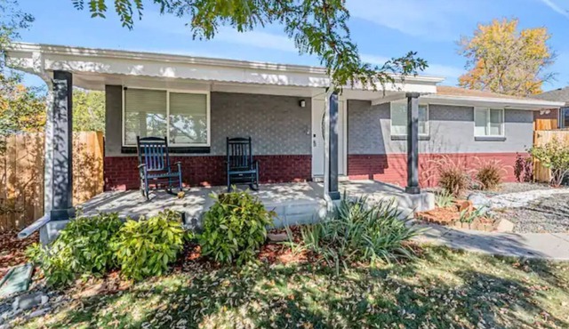 Fully Remodeled 4BR Home, with GAME RM, Sleeps10