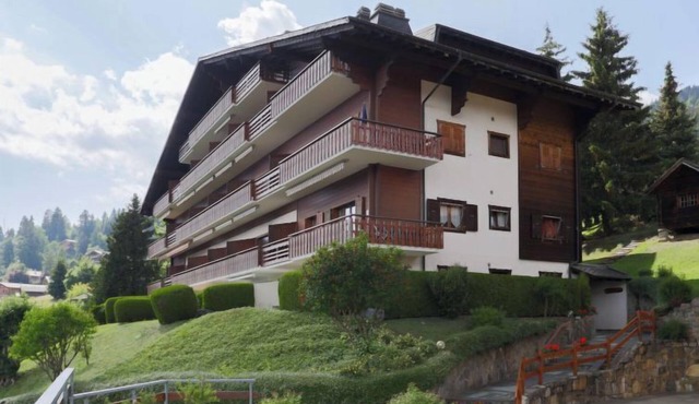 Gai Matin A 9 by Interhome in Villars