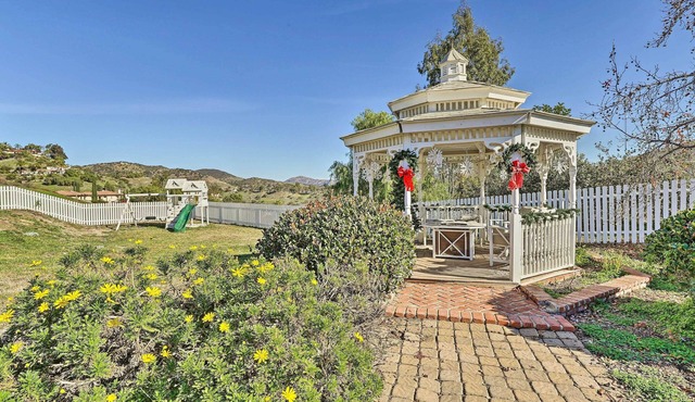 Garden, Gazebo & Fire Pit: Fallbrook Home! in Fallbrook