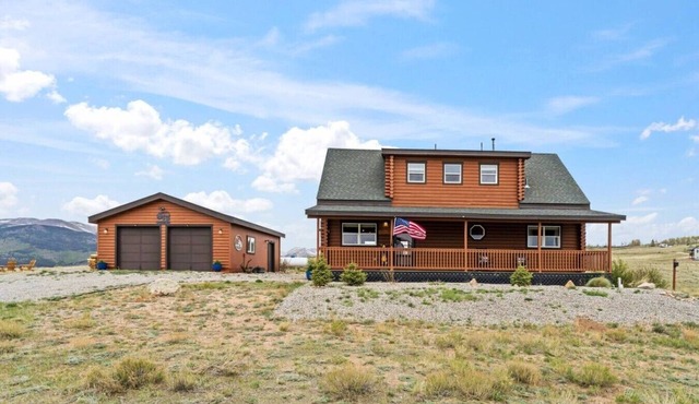 Gated Ranch W/Hot Tub, Fire Pit, and 360° Views