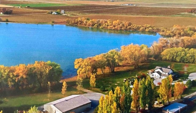 Gem of the Lake-2nd Floor Suite-Private Entrance-Lakefront & MT Views-Gorgeous! in Mead