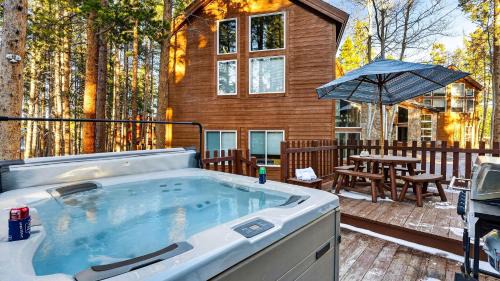 Gold King Lodge by AvantStay