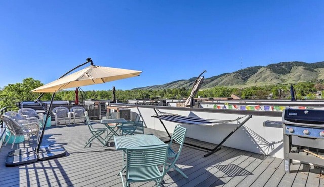 Golden Rooftop w/Mountain Views - Walk to DT Golden/School of Mines + Close to Red Rocks!
