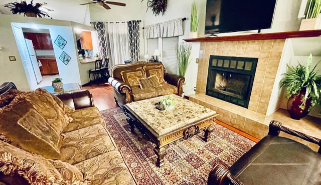 Gorgeous 3-bedroom house with AC in Hidden Lake yacht club, Westminster,CO