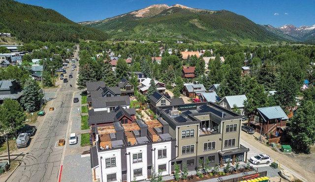 Grand Mountain Retreat: 6 Cottages & 6 Townhomes for Up to 89 Guests