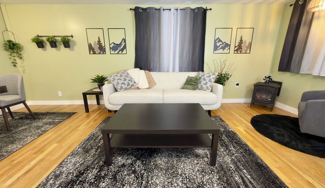 Great location for traveling professionals, fully furnished!