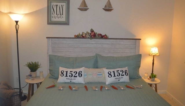 Guest suite at Palisade Beach House Vineyard and Bed and Breakfast