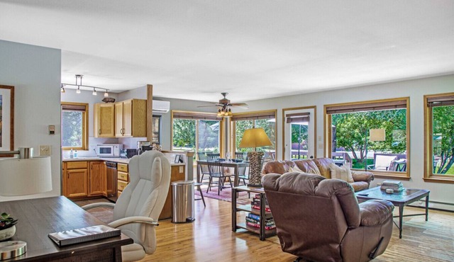 Happy Home | Backyard Oasis | Close to Downtown