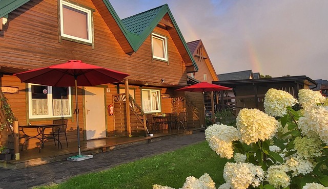 Hern - Spacious Two-Story Wooden Cottage for Tranquil Escapes in Sarbinowo