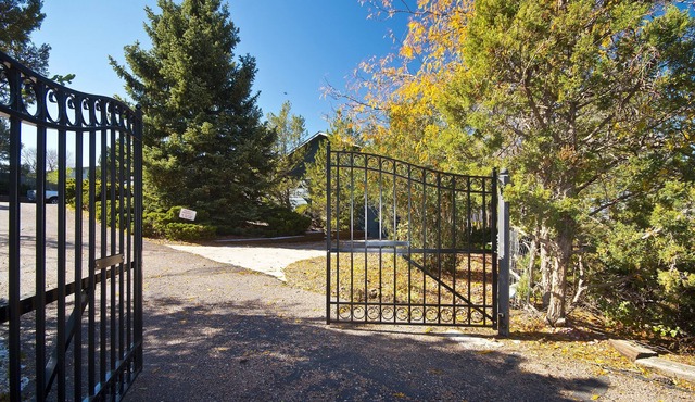 hidden treasure on 3/4 ac. minutes away from fun