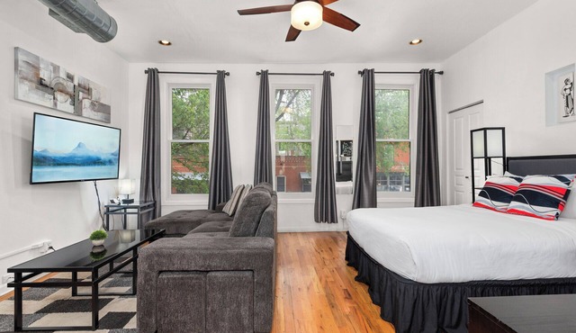 Historic LoHi Top-Floor Studio, Private Entry, Deck, Laundry