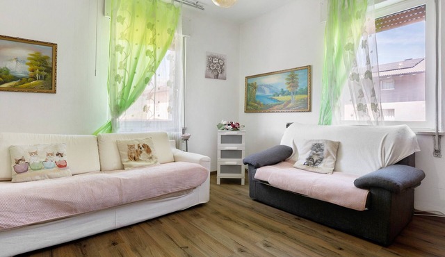 Holiday Home 'Rosa' with Mountain View, Shared Garden and Balcony in Levico Terme