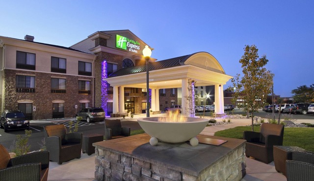 Holiday Inn Express & Suites Colorado Springs First & Main by IHG