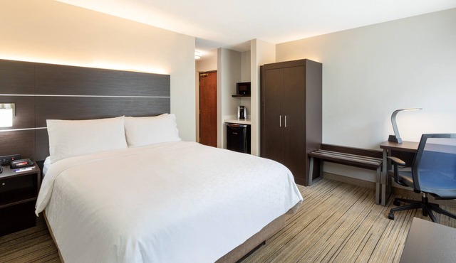 Holiday Inn Express Hotel & Suites Downtown Minneapolis by IHG in Minneapolis