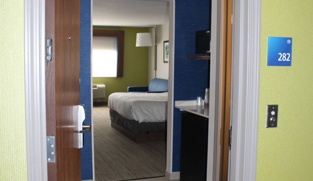 Holiday Inn Express Hotel & Suites Raton by IHG