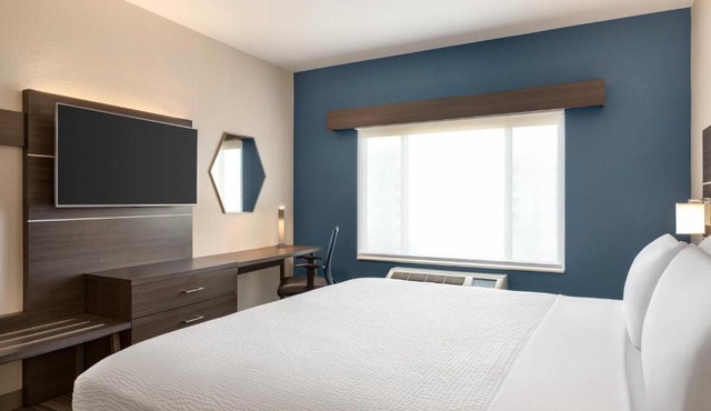Holiday Inn Express & Suites Denver Airport by IHG