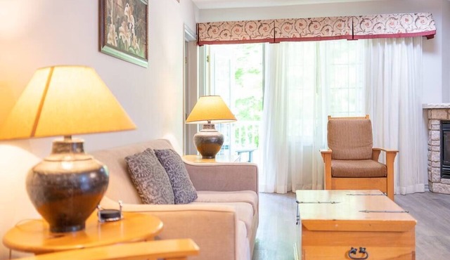 Horseshoe Valley Suites - The Evergreen in Oro