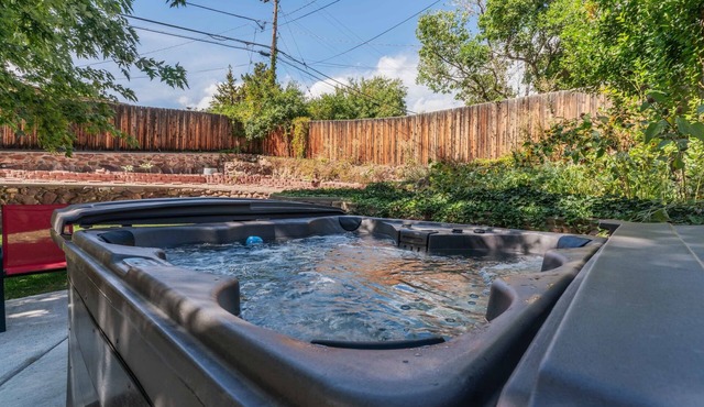 Hot Tub Family Home with Mountain Views - Close to Red Rocks and Clear Creek!