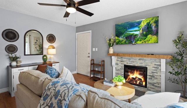 House of Stark | End-Unit Townhome | Pet Friendly