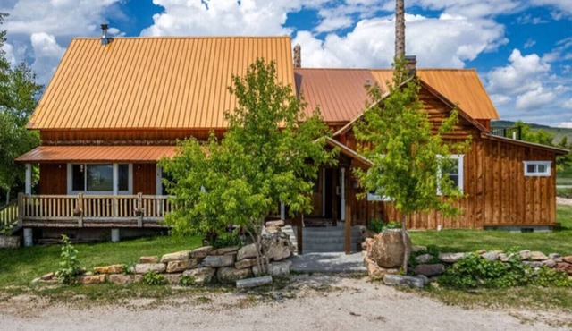 Huge Home near Bear Lake with Hot Tub - Sleeps 24 in Bloomington