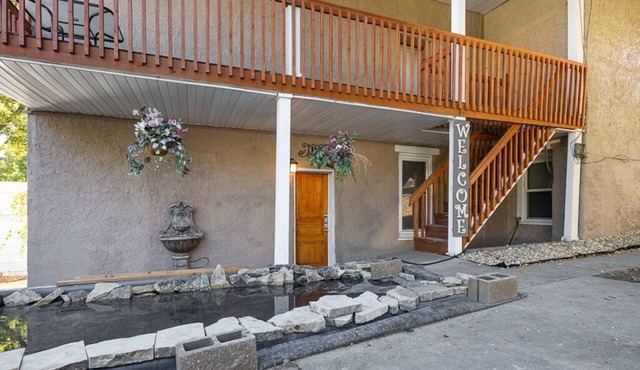Impressive Private 2BR Suite w/Parking Univ Area in Dubuque