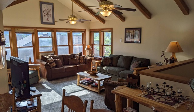 Incredible MTN Views | In-Town | Pool | Hot Tub