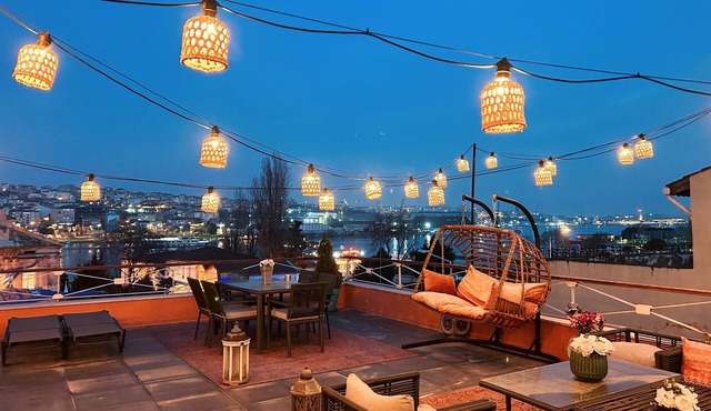 Istanbul Gem: 3-Bedroom Apartment with Panoramic Terrace and Iconic Sea Views in İstanbul
