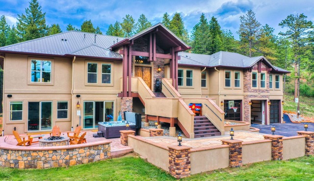 JUST LISTED -Family Gathering Paradise! Pool, Arcade, Hot Tubs, Fire Pits & MORE