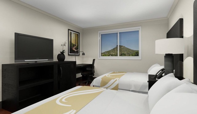 Just What You Were Looking For! 4 Sleek Units, Free Breakfast, Free Parking